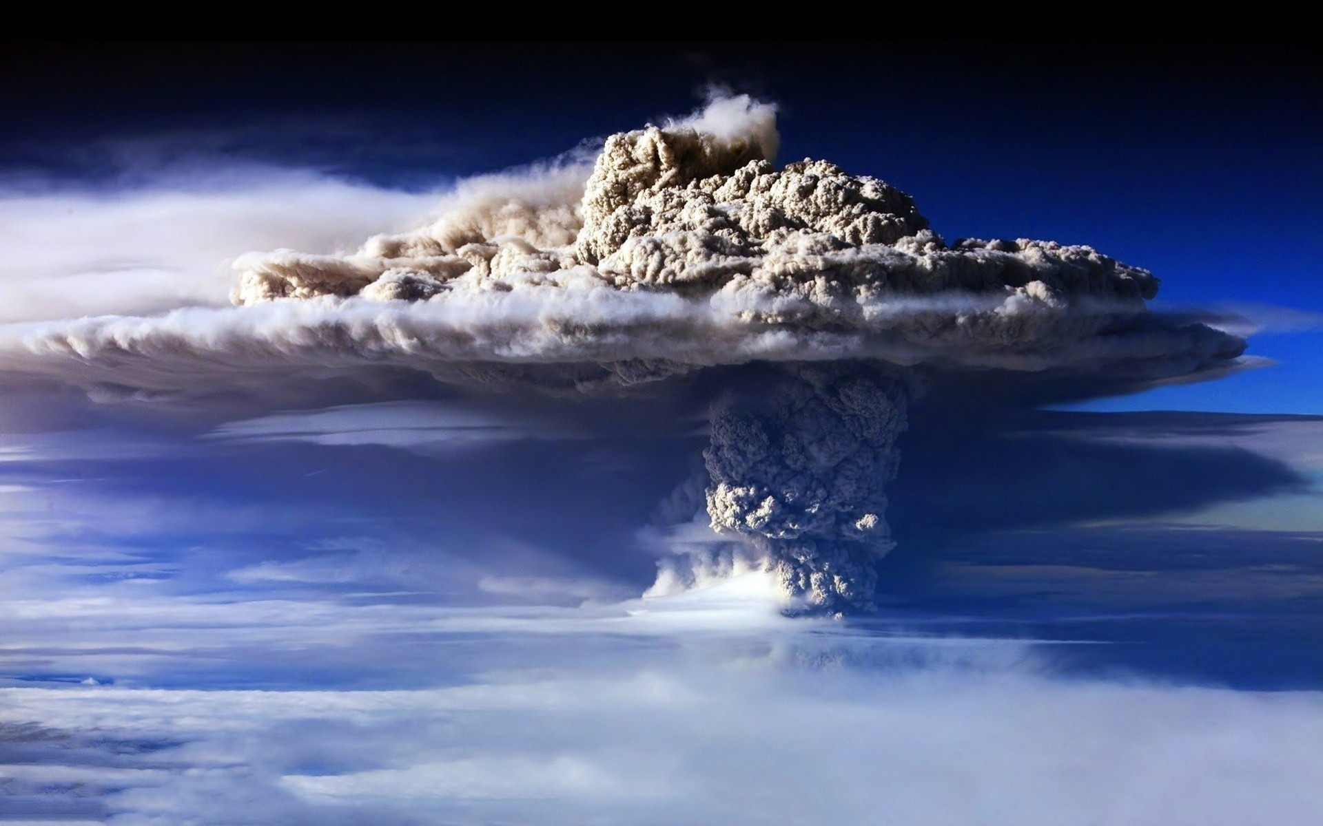 Извержение вулкана Пуйеуэ в Чили 2011 год