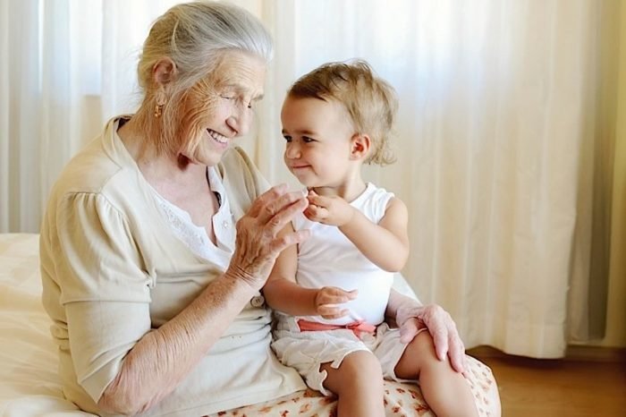 Бабушка и внучка